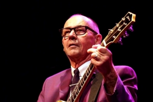 andy-fairweather-low.jpg