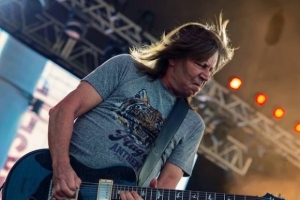 pat-travers.jpg