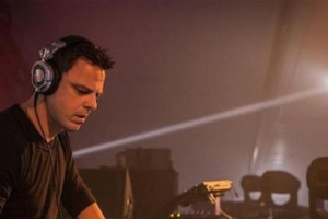markus-schulz---let-it-go--monogato-remix-.jpg