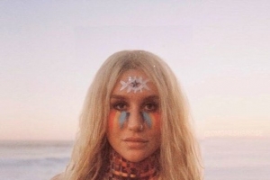 kesha_praying.jpg