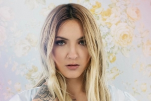 julia_michaels.jpg