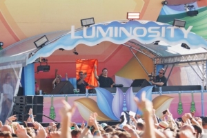 markus_schulz_global_dj_broadcast_world_tour_luminosity_beach_festival_2025.jpg