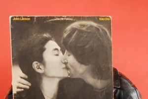 john-lennon---yoko-ono---kiss-kiss-kiss.jpg