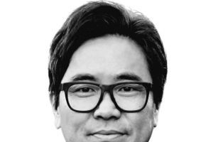 living-vertikal-radio---poet-lee-herrick.jpg