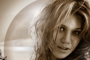kelly-clarkson---behind-these-hazel-eyes.jpg