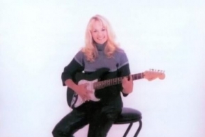 carrie-underwood---because-you-love-me.jpg